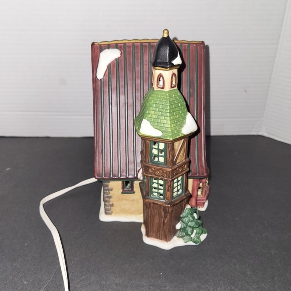 Christmas Village Lighted Bakery Building Working - Picture 4 of 10